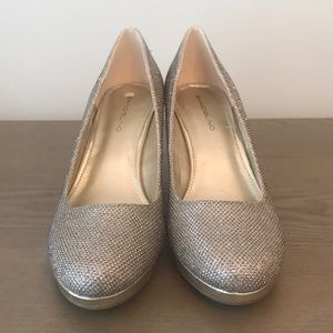Glitter & Glam 2in heels by Bandolino size 8